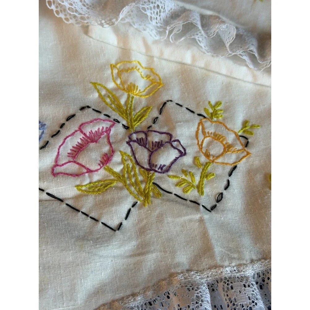 Vintage Embroidered Flowers Floral Pillowcases Set of 2 Multicolor 31.5” X 20.5”